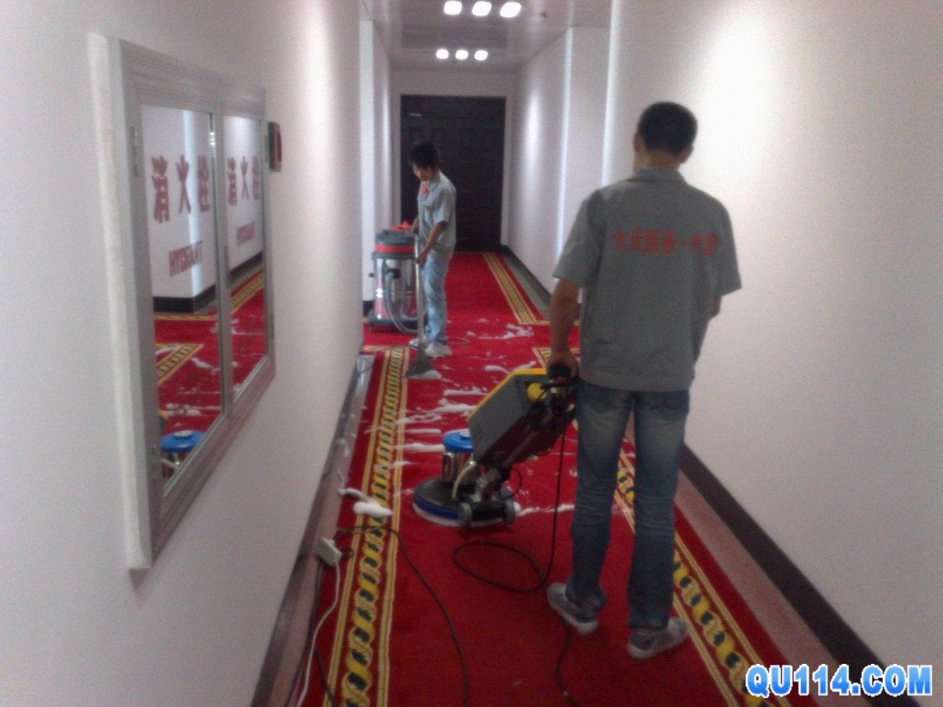成都捷城 专业清洗公司 各类保洁 地毯清洗 地板