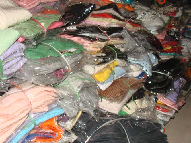 北京老杨库存尾货服装批发处理便宜库存服装批