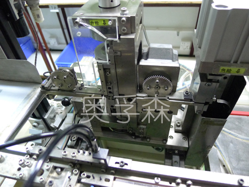 什么是连接器自动化设备 wKgAFFKYlNSAAGIzAAMVerPoQdg550.jpg