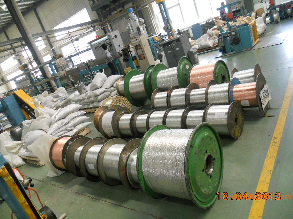 GYXTW-4B1单模4芯中心束管铠装光缆,GYXTW