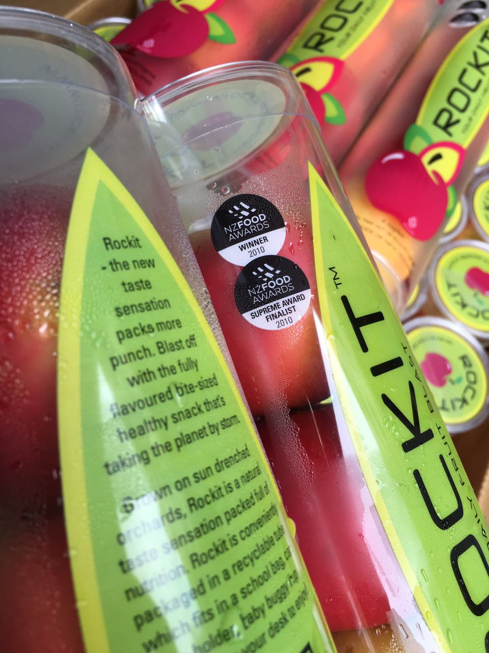 新西兰进口试管樱桃小苹果圆筒包装 新鲜水果