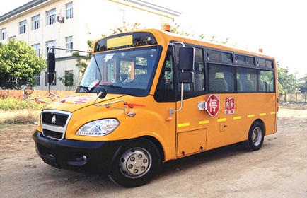 额定质量:(kg)功能说明:中国重汽黄河牌19座幼儿园校车底盘配置