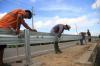 高速公路防撞护栏施工项目， 高速公路护栏板打桩机
