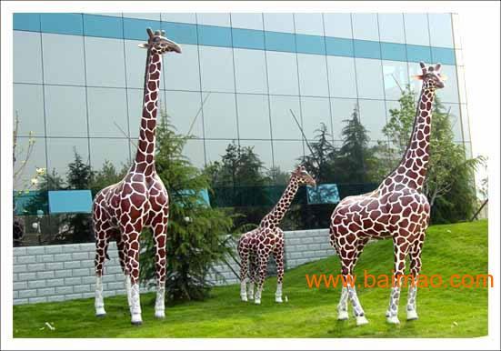玻璃钢仿真长颈鹿，玻璃钢仿真动物雕塑，树脂仿真长颈