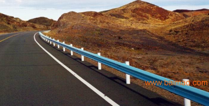布尔塑钢护栏 是一种复合材料高速公路护栏 绿色环保的交通工程材料