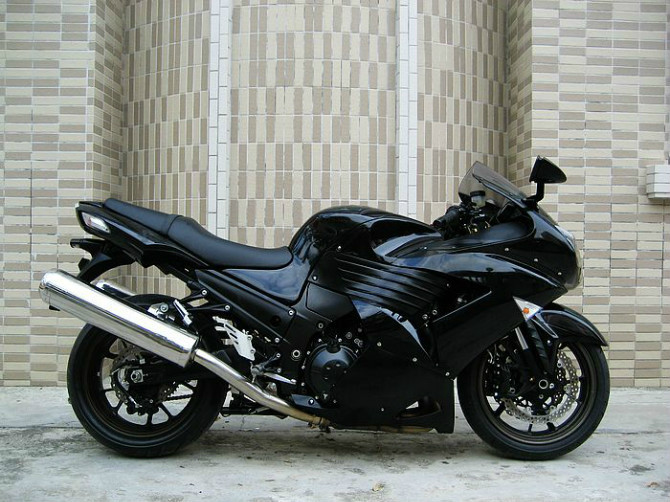 **出售川崎ZZR1400摩托车
