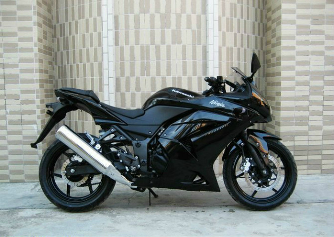 出售川崎ZX-250R(电喷小**者) 摩托车