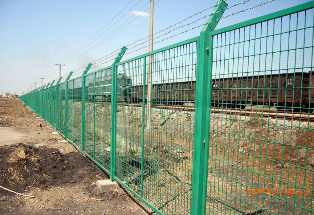 河南公路隔离栅、公路护栏围网、道路安**护栏