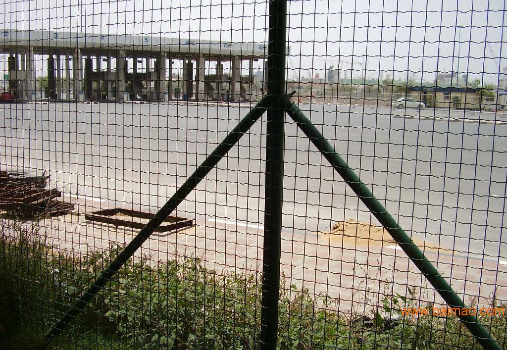 波浪形护栏网防爬网围栏网公路护栏河北护栏网厂家