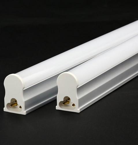 LED日光灯管质保三年18W1.2米T5一体化灯管