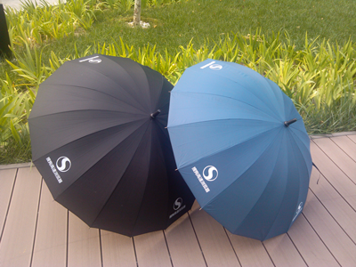 烟台礼品公司广告雨伞厂家供应太阳伞，**自动折叠雨伞