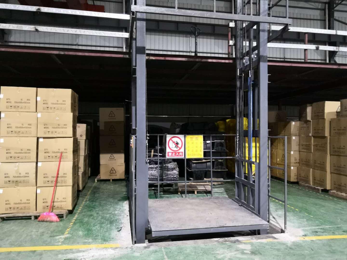 SJG四川定制型液压电梯 仓库简易楼层升降机
