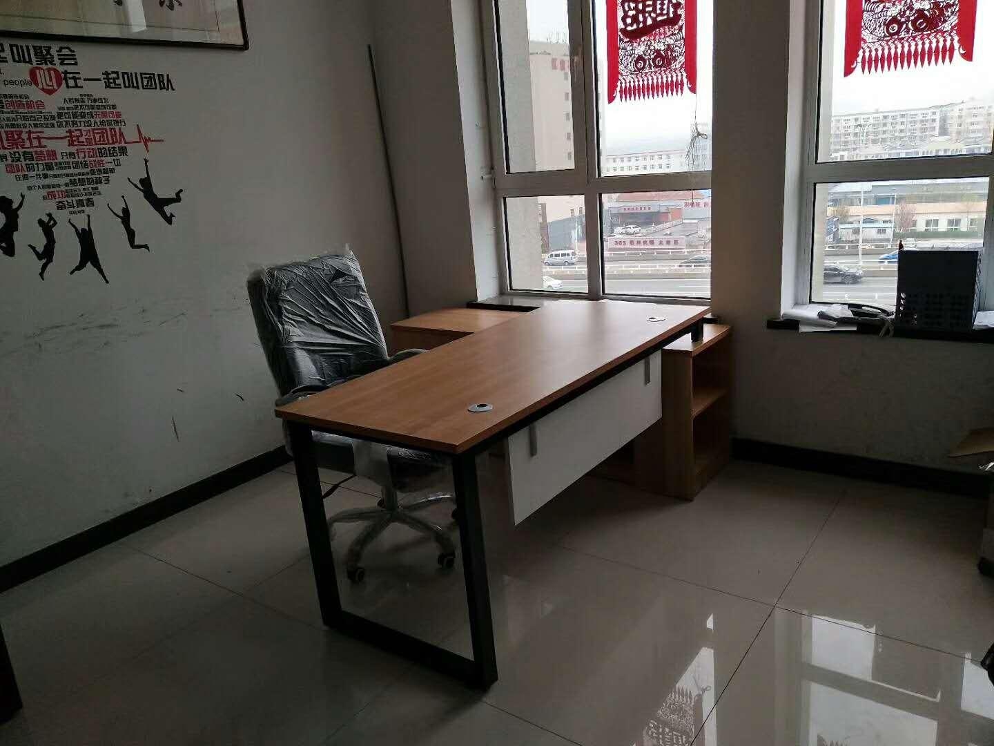 天津同辉办公家具厂家批发老板台各种电脑桌培训桌