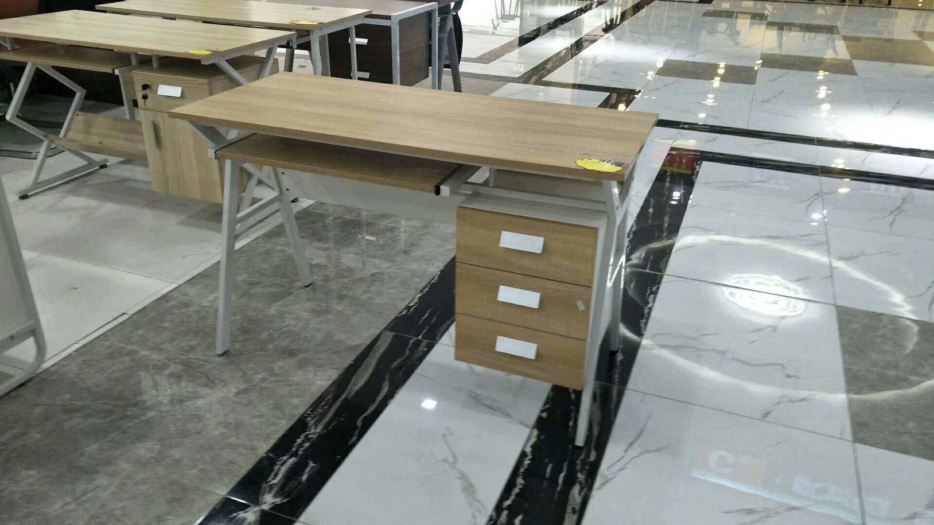 天津老板台批发，各种电脑桌培训桌