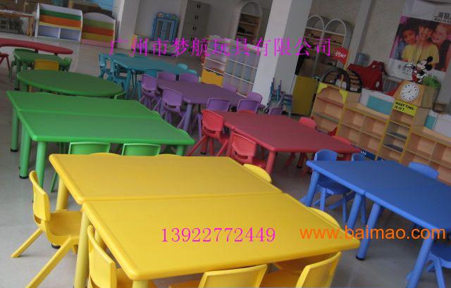 梅州幼儿园桌椅，梅江儿童塑料桌椅，梅县早教实木桌椅