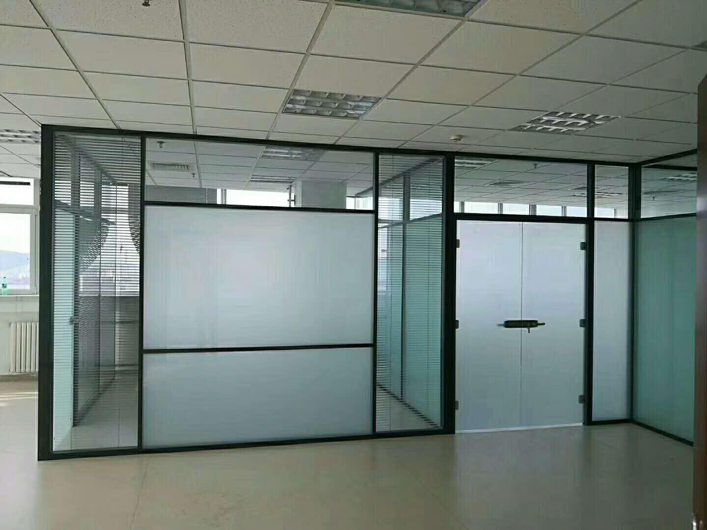 郑州玻璃隔断的玻璃的价格以及玻璃隔断价格