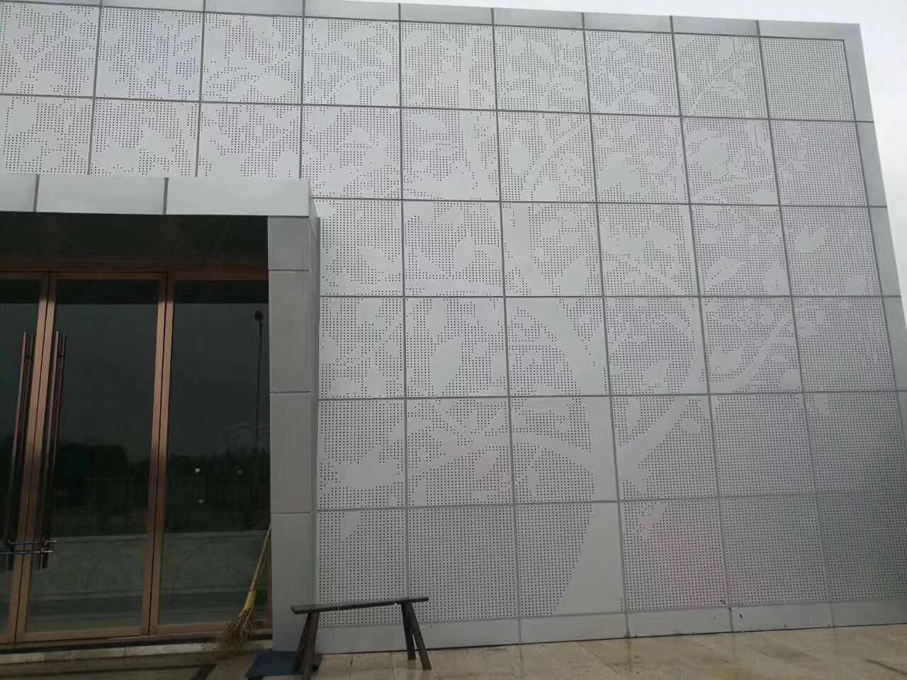 漳州外墙大小孔**碳铝单板厂家