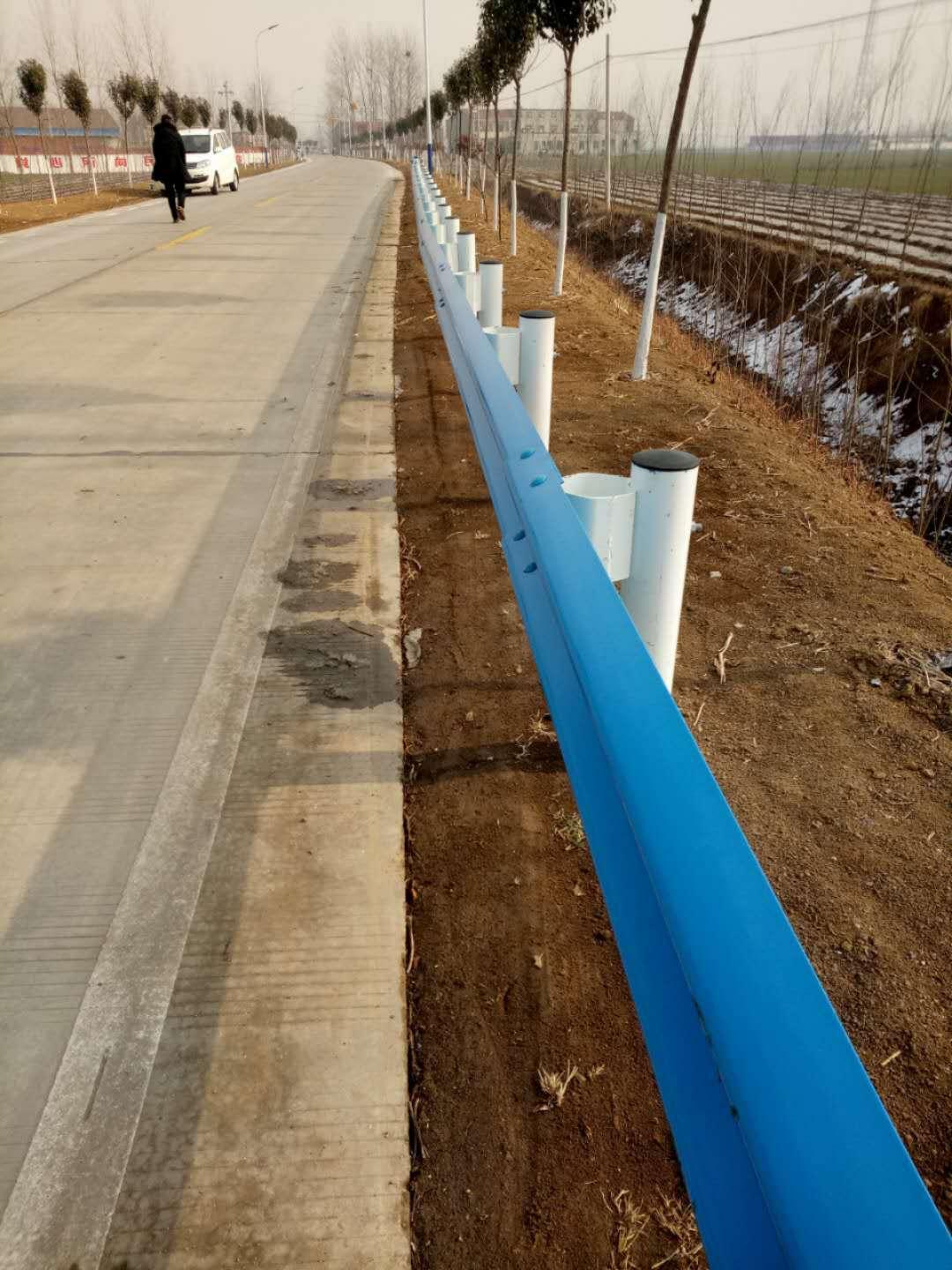 厂家直供甘肃天水高速护栏 波形护栏 道路护栏