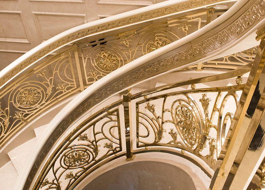 别墅室内铝艺楼梯扶手设计方案 欧式铝艺雕花扶手选购