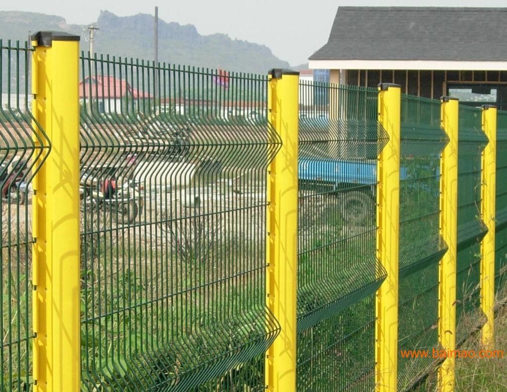 鄂尔多斯市阿勒腾席热镇异型立柱围墙网生产厂家