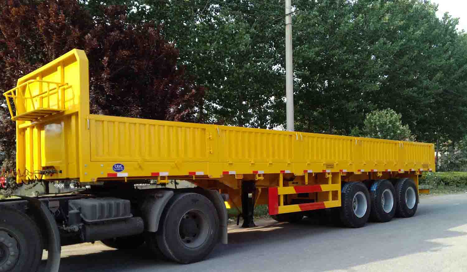 欧瑞达牌高强超轻型栏板半挂车