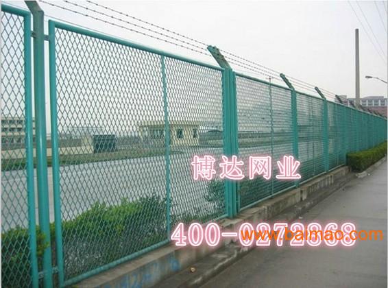 湖北浸塑钢板网护栏/宜昌工业园钢板网围栏定做价格