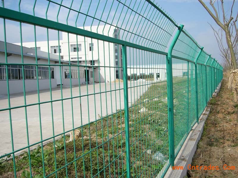 安平县方森丝网大量生产框架护栏网，欲购从速