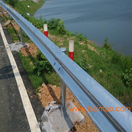 高速公路绿色护栏板浸塑钢材护栏板冷镀锌防撞板波浪板