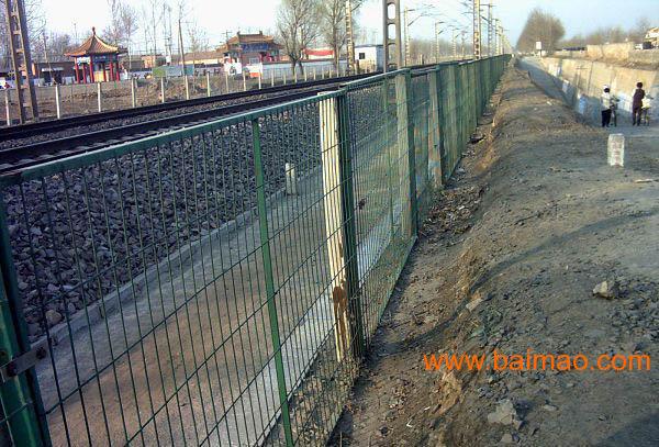 武汉铁路护栏网/铁路防护栏/铁路防攀钢丝网安装直销