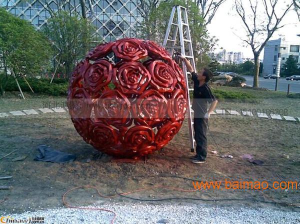小区彩色镂空球不锈钢雕塑加工