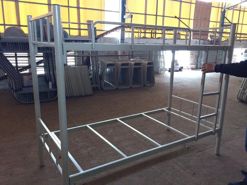 床板:多层板厚度:12cm,厚度可按用户要求  工艺:床架采用优质钢管