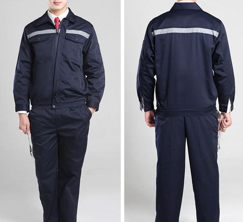 尉氏县公路维护工人喜领“温暖牌”工装以暖心保证护航冬天公路安全