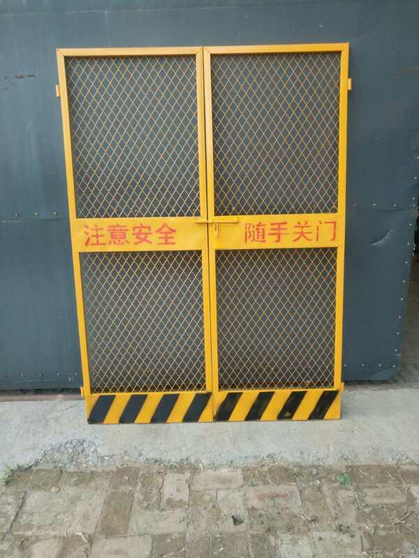 建筑井架卸料防护门A广州建筑井架卸料防护门厂家生产