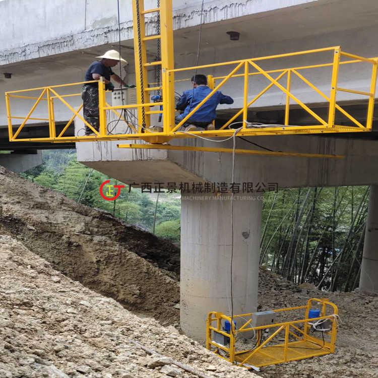安装桥梁下水管施工**用设备 桥梁侧面、桥墩作业