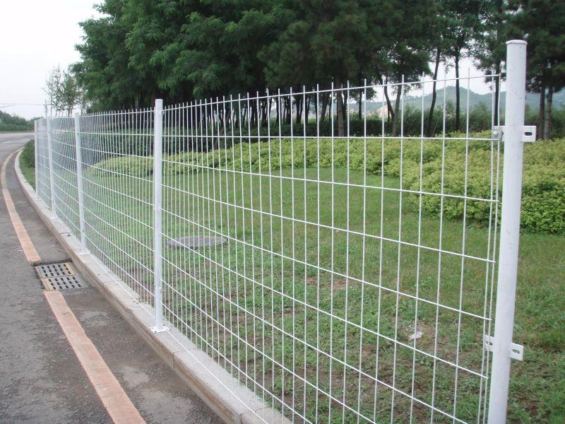 公路隔离栅网，江夏农庄围栏钢丝网护栏，黄冈防护网。