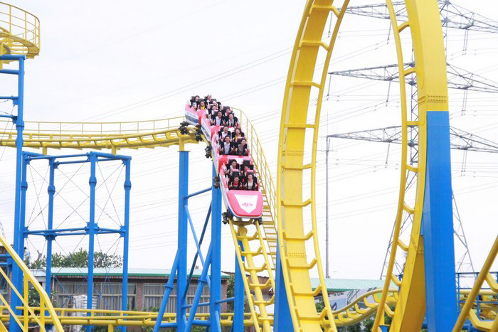 供应中型三环过山车生产厂家制造商河北中冶厂家批发供应商