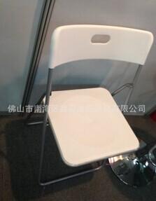厂家低价销售广交会展览用塑料简易折叠椅子