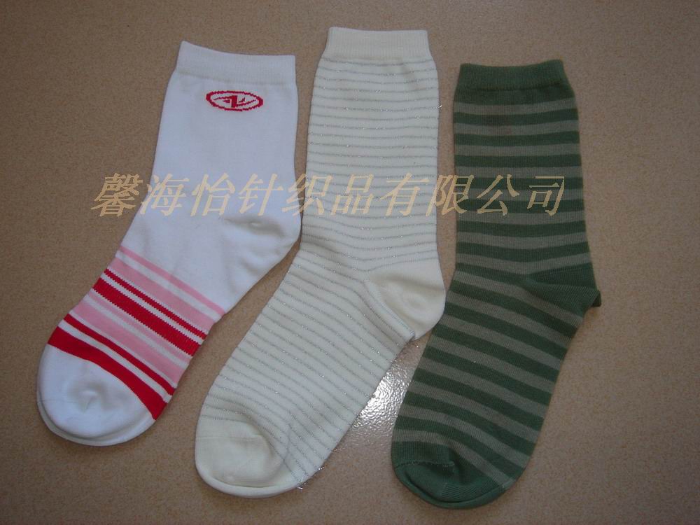 深圳厂家直销棉袜子，款式时尚新颖的棉袜子