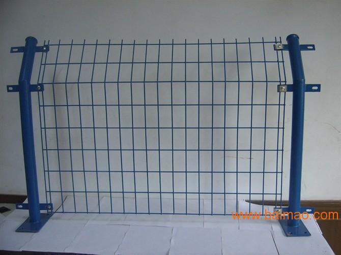 厂家常年直销框架护栏网 双边丝折弯护栏网 围栏网