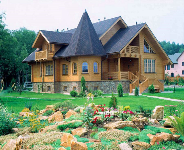 花园堡垒式俄罗斯木别墅