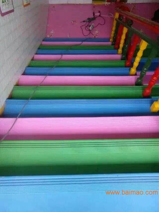 石家庄幼儿园塑料楼梯条  防滑楼梯踏步垫