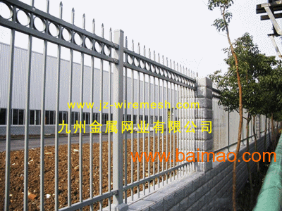 低价供应大连新型小区护栏、围栏网，热镀锌栏杆品质